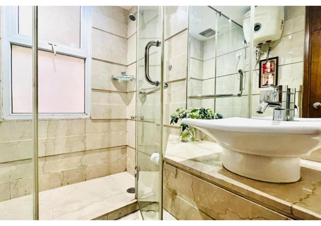Bluo 3bhk M Block Mkt - Lift, Balcony, Parking Apartment *