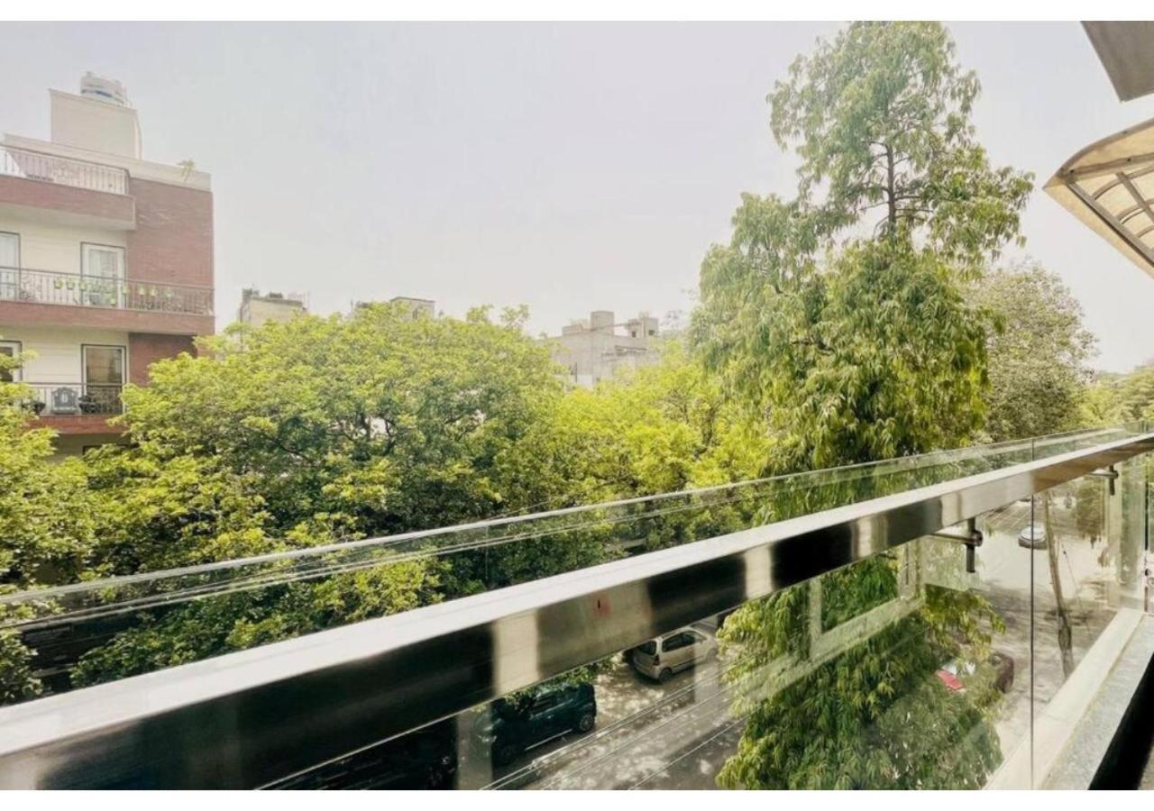 Bluo 3bhk M Block Mkt - Lift, Balcony, Parking New Delhi
